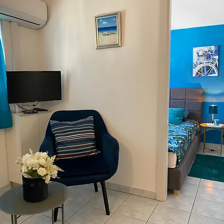 Ante Apartment *