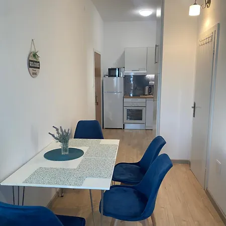 Ante Apartment *