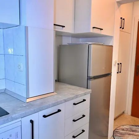 Apartment Ante *